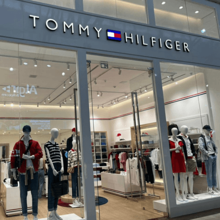 Logo da loja tommy hilfiger